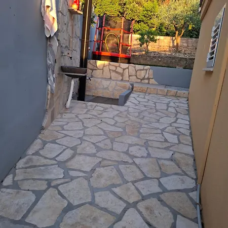 Smiljin Dvor 아파트 *