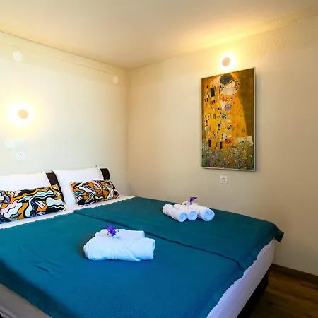 Smiljin Dvor * Nečujam