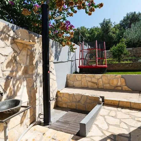 아파트 Smiljin Dvor Nečujam