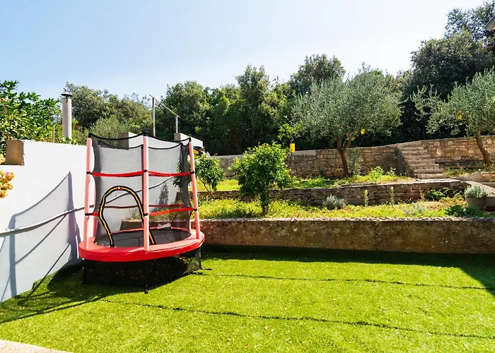 Smiljin Dvor Nečujam