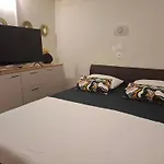 Smiljin Dvor Nečujam
