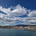 Smiljin Dvor * Nečujam